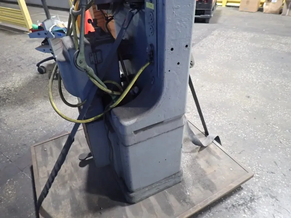 Walker-turner 18" X 19" Saw