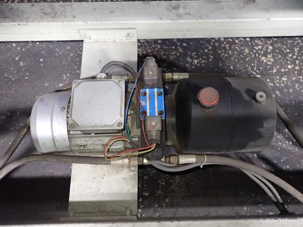 Ruian Sunlight 67" High Speed Cutter - Slt-sr1600