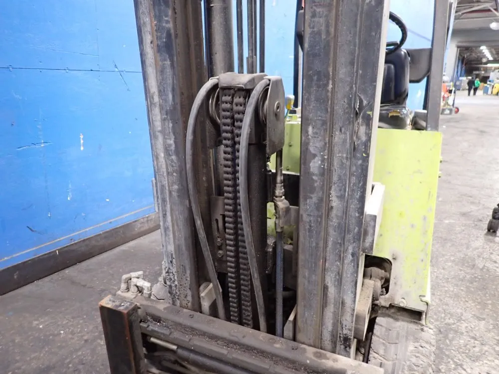 Clark 3150 Lbs Propane Forklift - Gcs17s