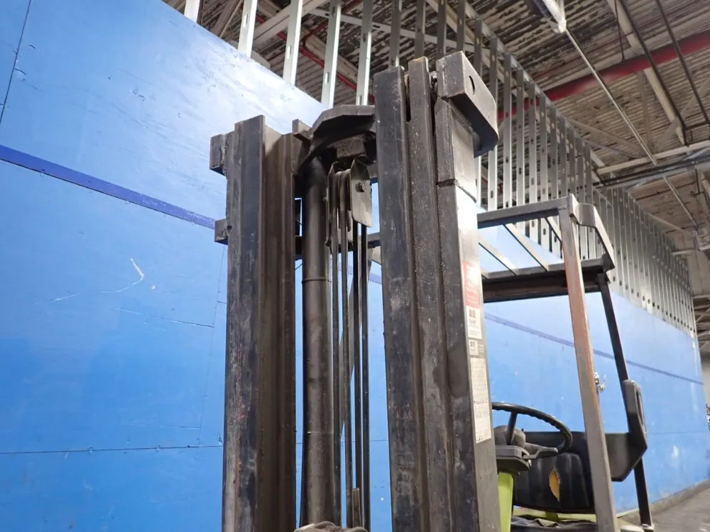 Clark 3150 Lbs Propane Forklift - Gcs17s