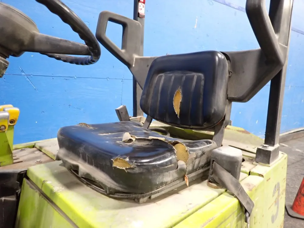 Clark 3150 Lbs Propane Forklift - Gcs17s