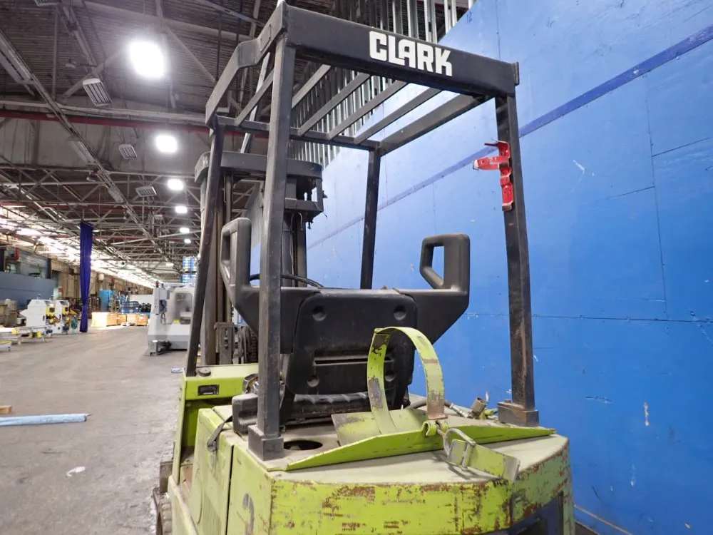 Clark 3150 Lbs Propane Forklift - Gcs17s