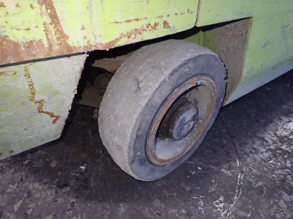 Clark 3150 Lbs Propane Forklift - Gcs17s