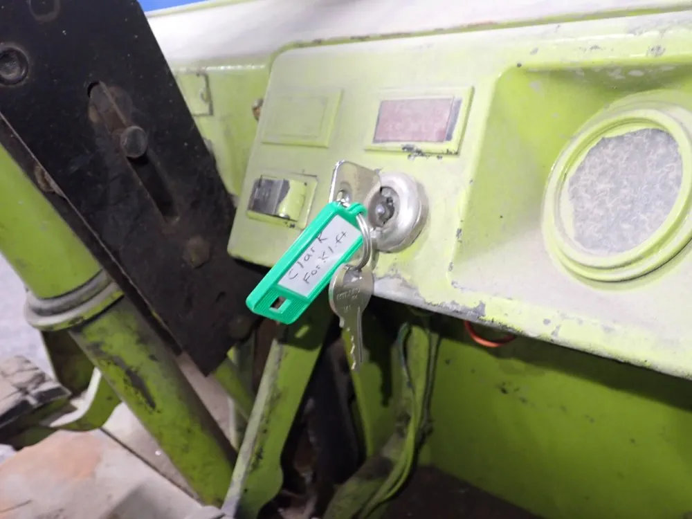 Clark 3150 Lbs Propane Forklift - Gcs17s