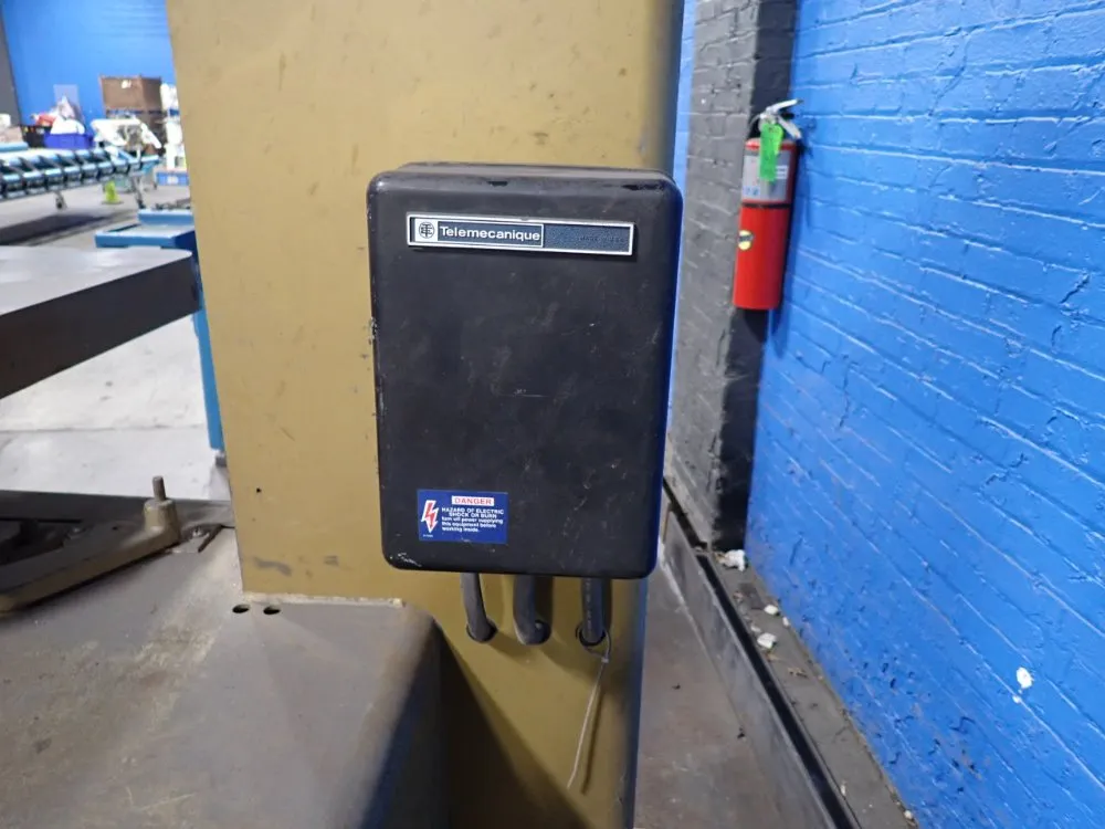 Powermatic 20" Throat Vertical Band Saw - 87