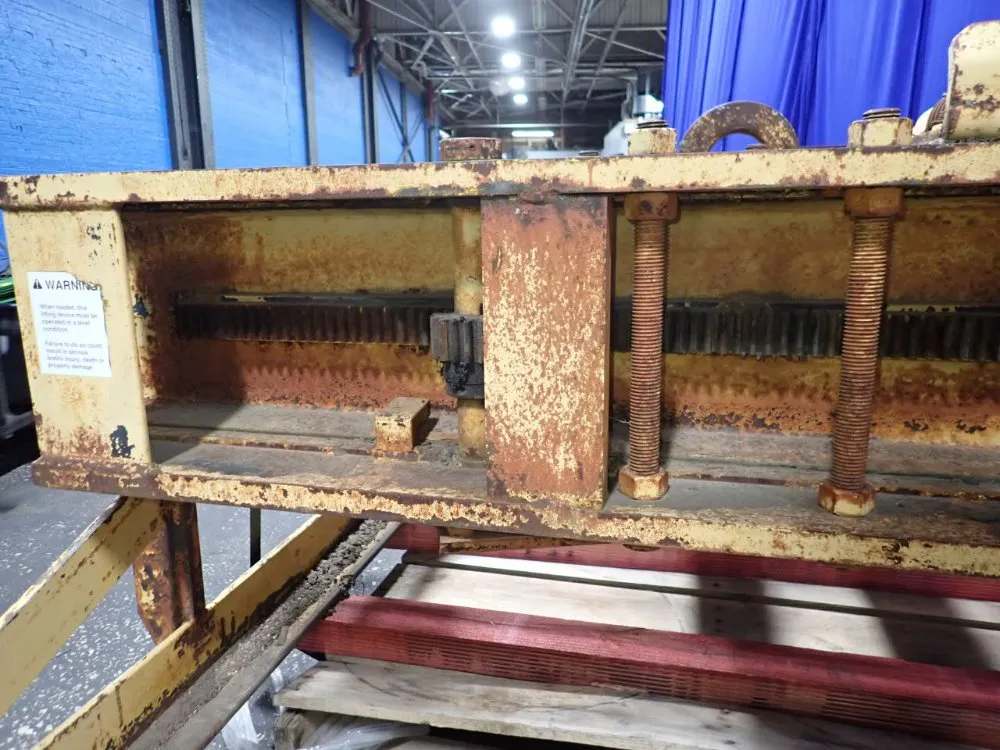 Bushman Equipment 10 Ton Sheet Lifter