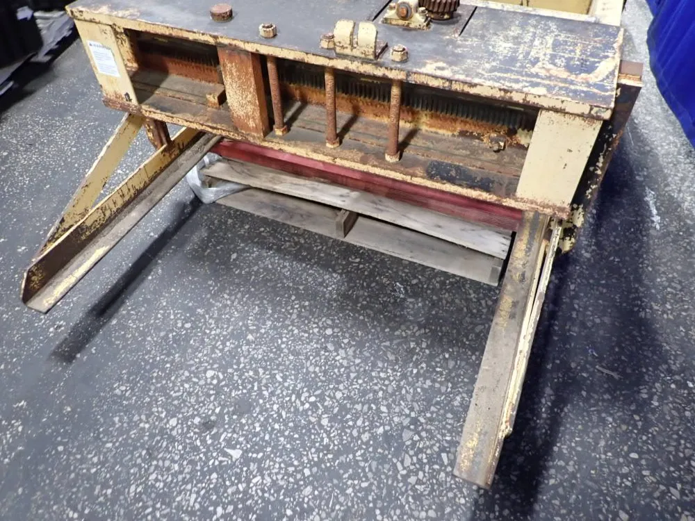 Bushman Equipment 10 Ton Sheet Lifter