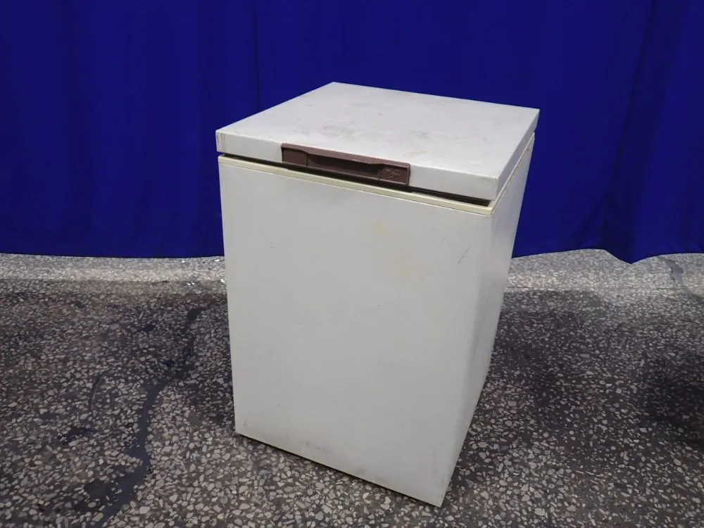 Whirlpool Deep Freezer - Eh050fxndo