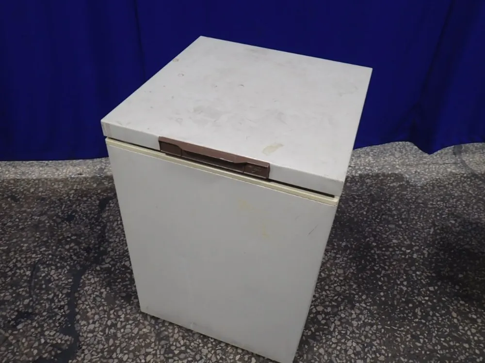 Whirlpool Deep Freezer - Eh050fxndo