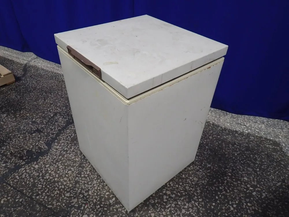 Whirlpool Deep Freezer - Eh050fxndo