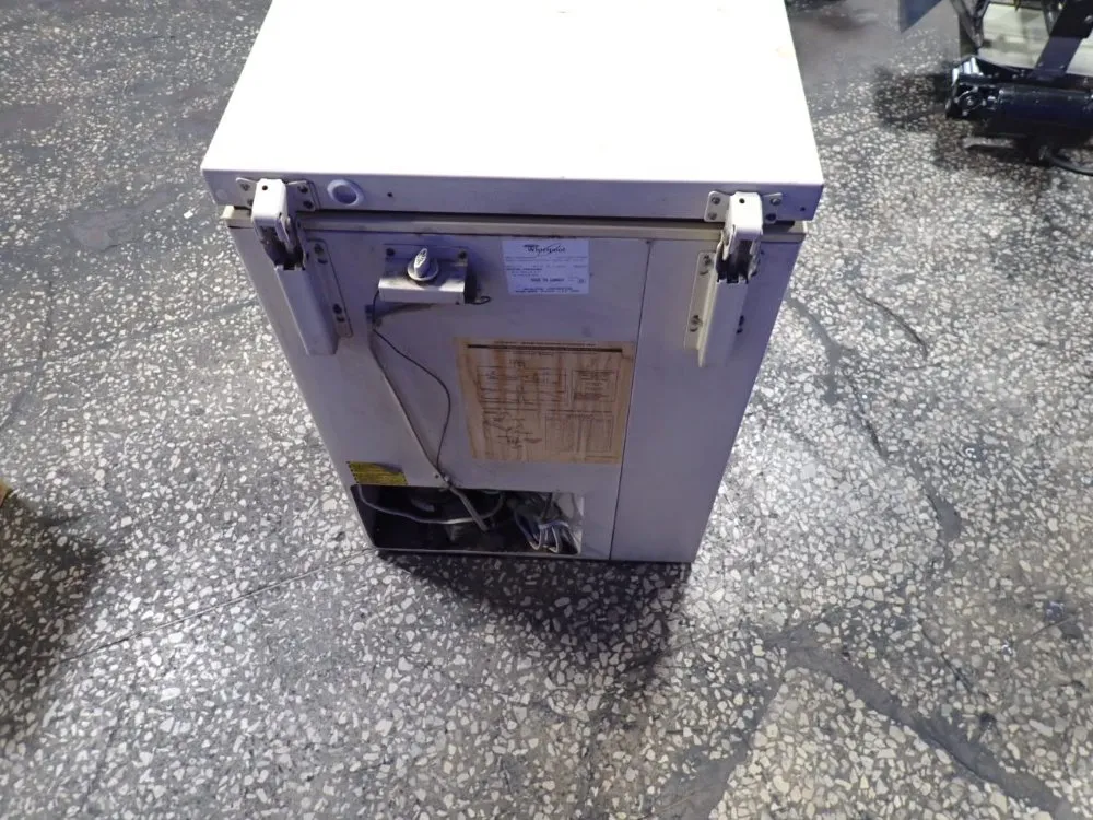 Whirlpool Deep Freezer - Eh050fxndo