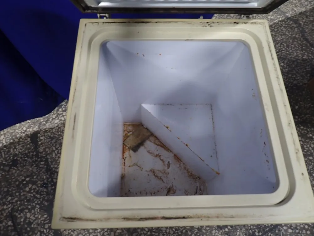 Whirlpool Deep Freezer - Eh050fxndo