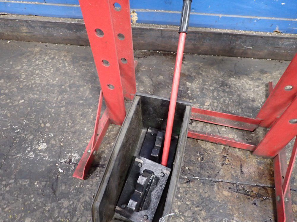 Dynamo 30 Ton H-frame Press