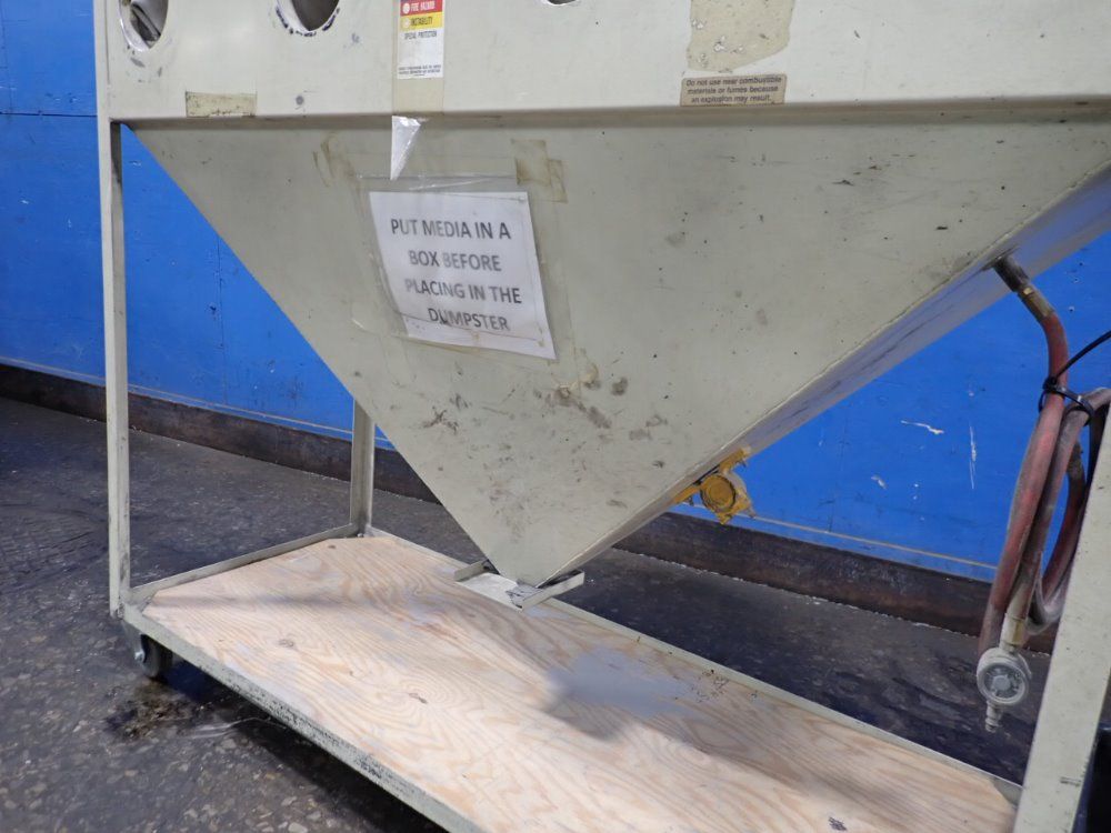 60" X 23" X 23" Blast Cabinet