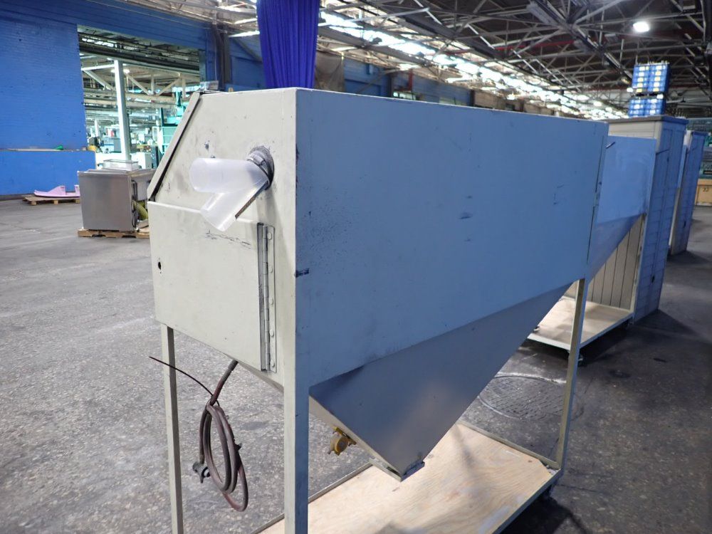 60" X 23" X 23" Blast Cabinet