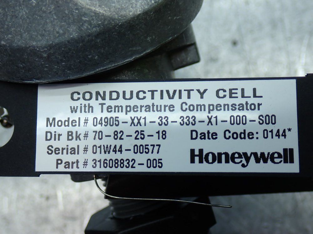 Honeywell Conductivity Cell W/temperature Compensator - 04905-xx1-33-333-x1-000-s00