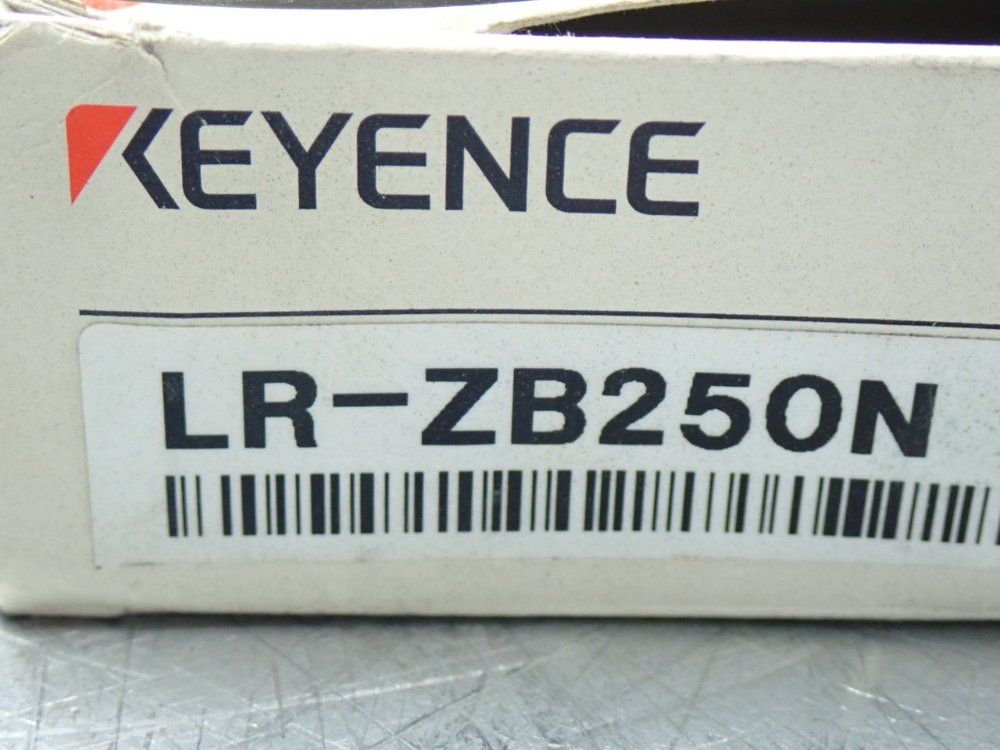 Keyence Lr-z Series Self-contained Cmos Laser Sensor - Lr-zb250n