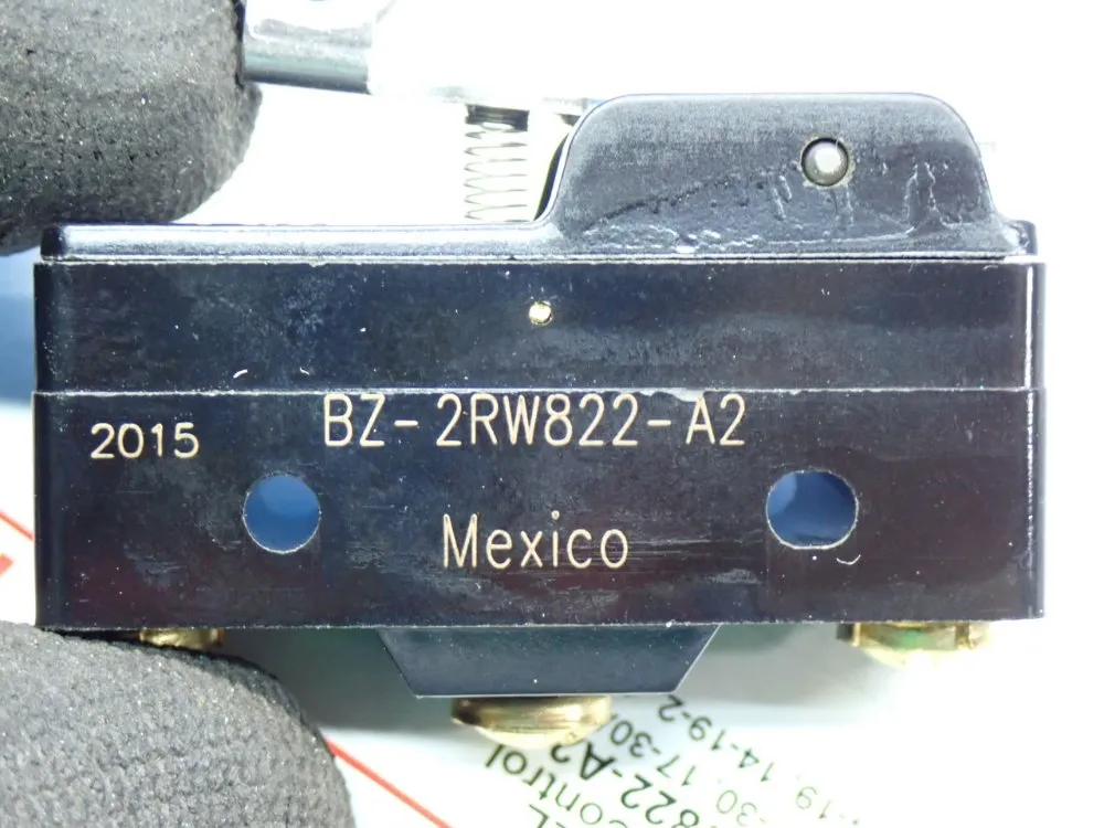 Honeywell Basic Roller Lever Micro Switch - Bz-2rw822-a2