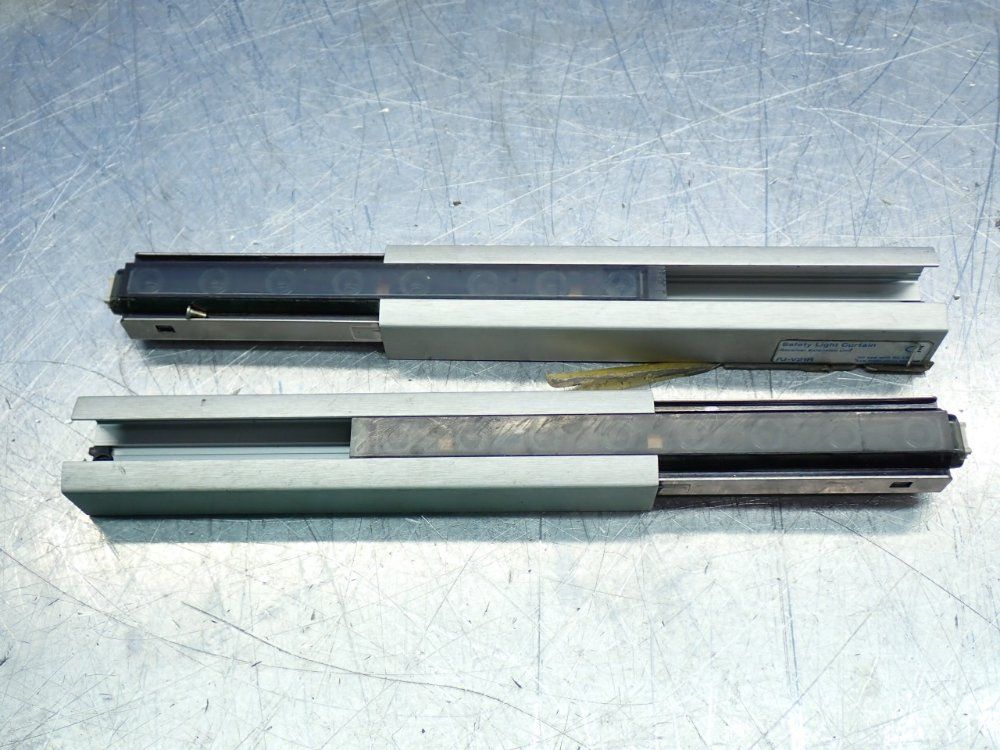 Keyence 140mm Detection Area, 7m Detection Distance Light Curtain Extension Kit - Pj-v21