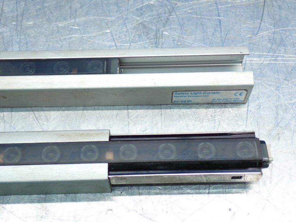 Keyence 140mm Detection Area, 7m Detection Distance Light Curtain Extension Kit - Pj-v21