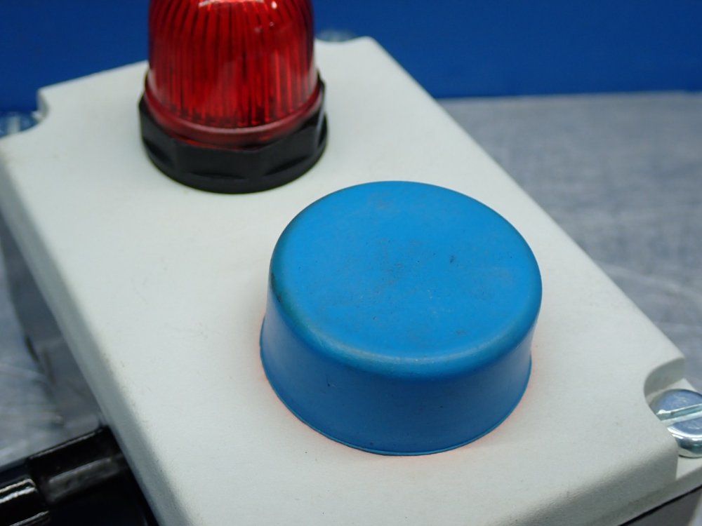 Siemens Emergency Stop Button - 3se7140-1bd