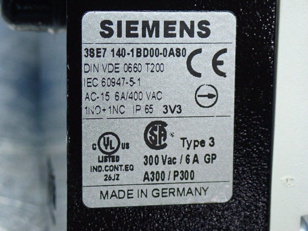 Siemens Emergency Stop Button - 3se7140-1bd