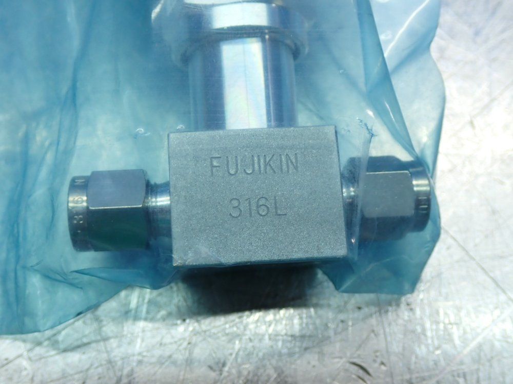 Fujikin High Pressure Bellows Valve - Fp-ubf-916-6.35