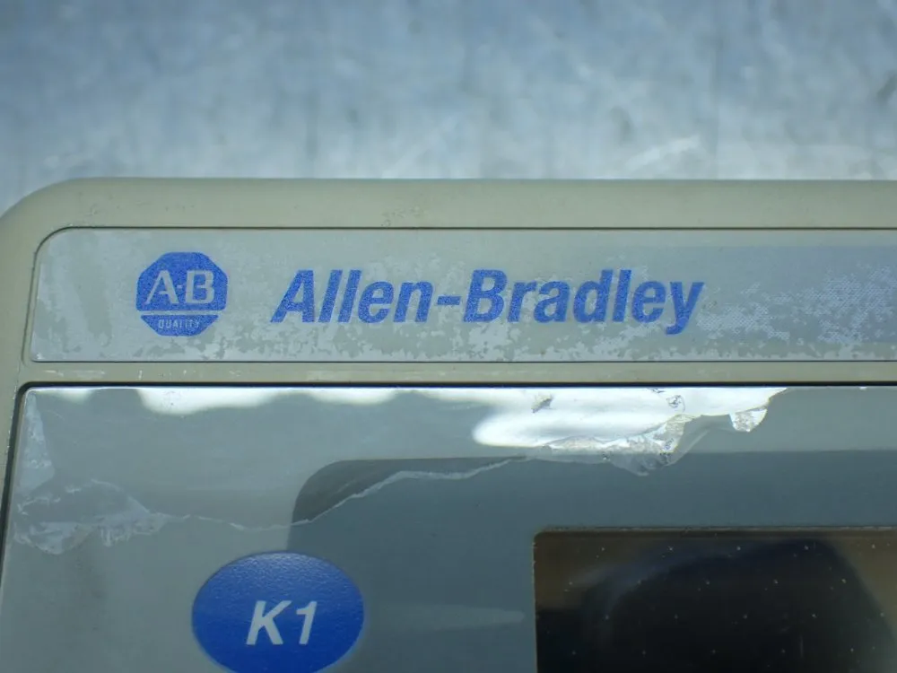 Allen-bradley Panelview Plus 700 Operator Panel - 2711p-b7c4d1