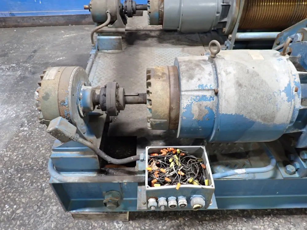 Munck 10 Ton Dual Cable Hoist