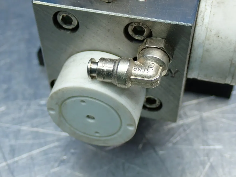 Abb Volume: 6ccm Robotic Spray Gear Pump - 3hna011835-001