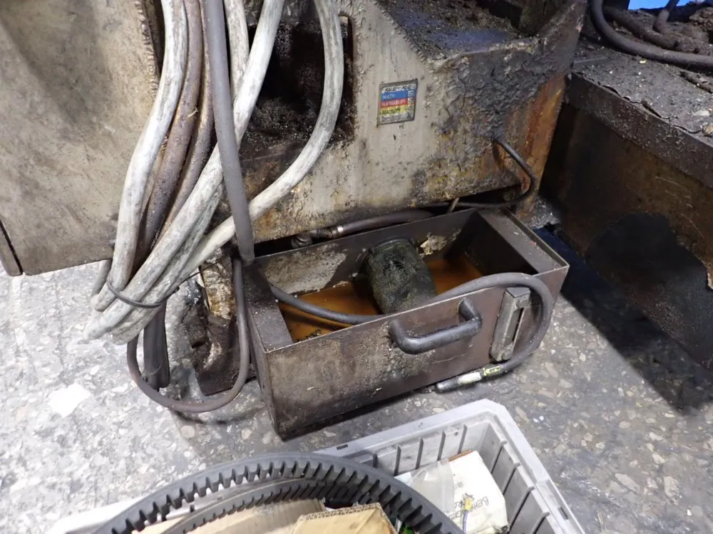 Behringer 18" X 23" Horizontal Band Saw - Hbp430n D0