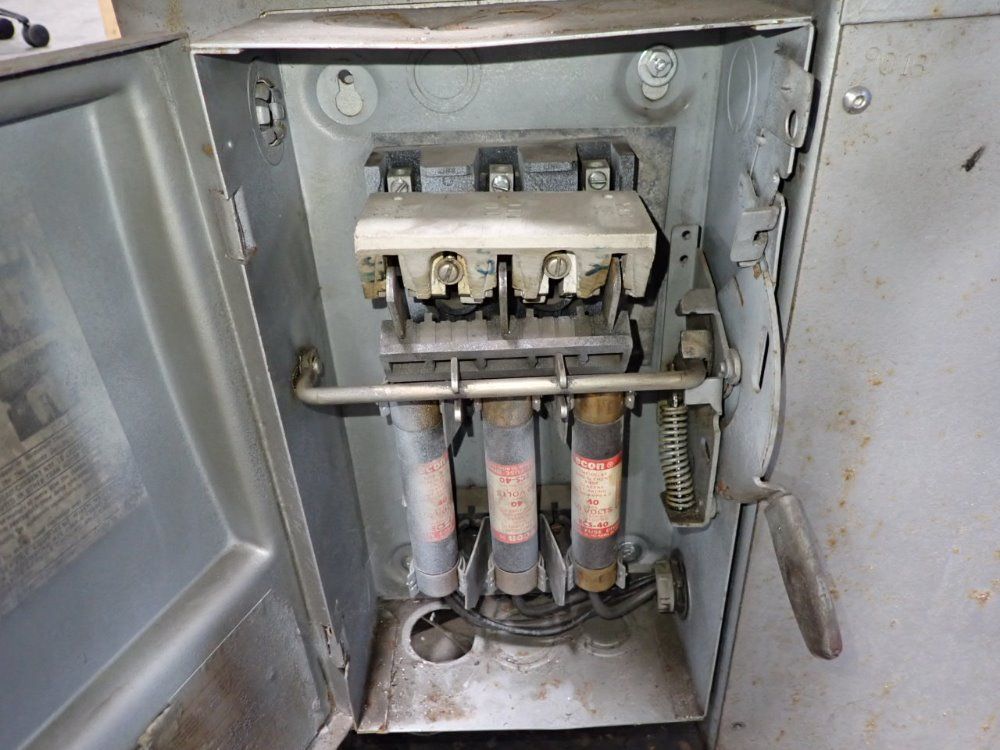 Hem Inc 27 1/2" X 27" Horizontal Band Saw - 1500lm