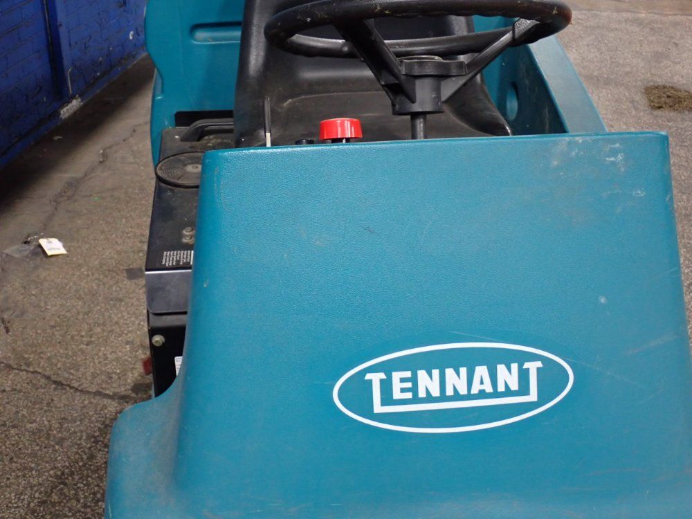 Tennant Company Floor Scrubber - M7100