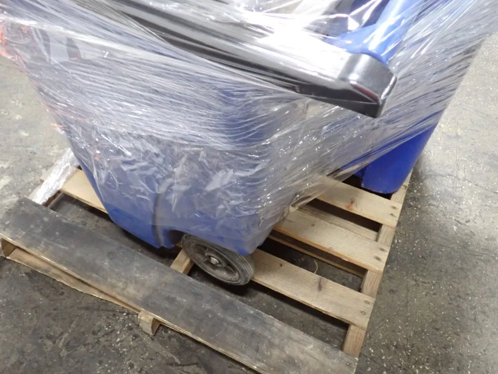 Rubbermaid 50 Gal Garbage Can