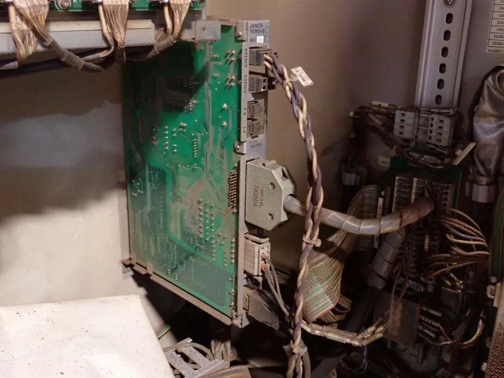 Motoman / Yaskawa Electric 2.0kva Robot - Mh6