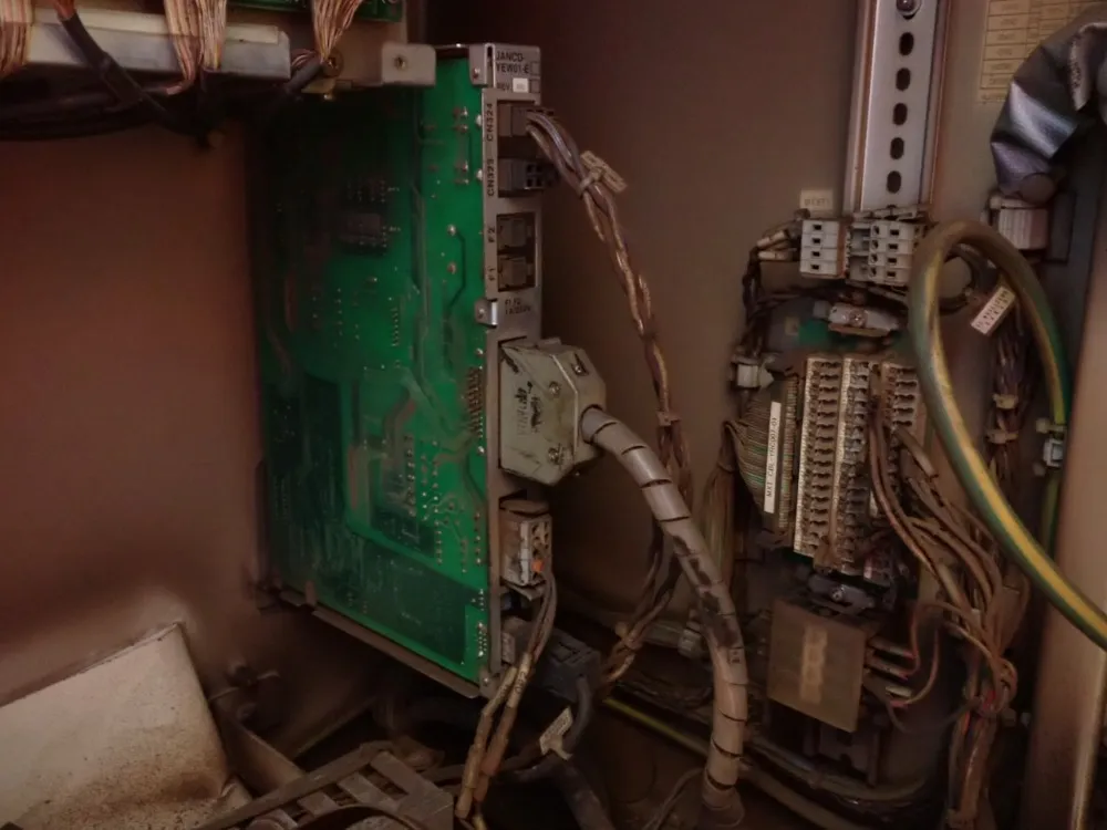 Motoman / Yaskawa Electric 2.0kva Robot - Mh6