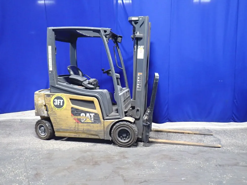 Cat 3940 Lbs Electric Forklift - 4000