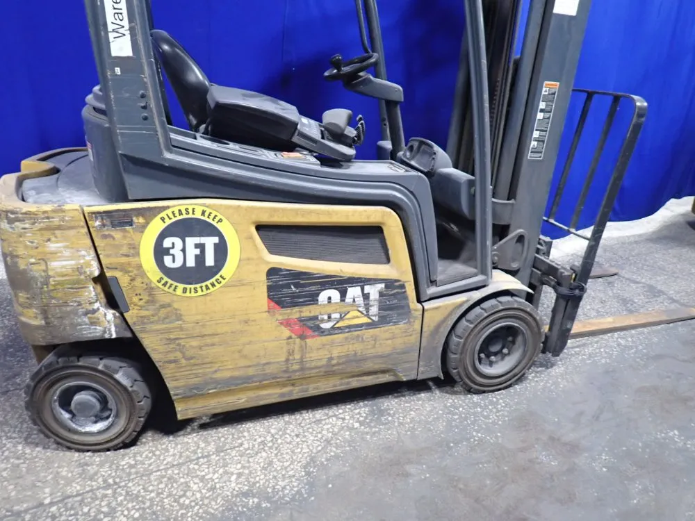 Cat 3940 Lbs Electric Forklift - 4000