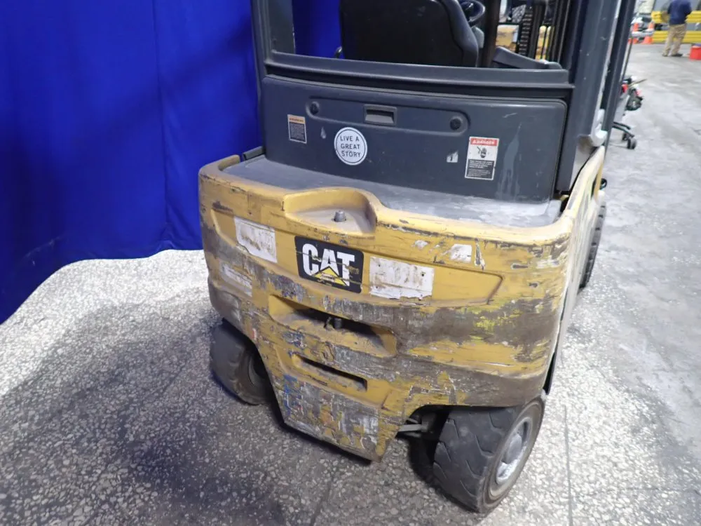 Cat 3940 Lbs Electric Forklift - 4000