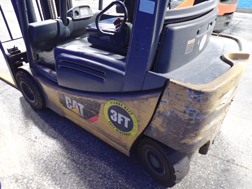 Cat 3940 Lbs Electric Forklift - 4000