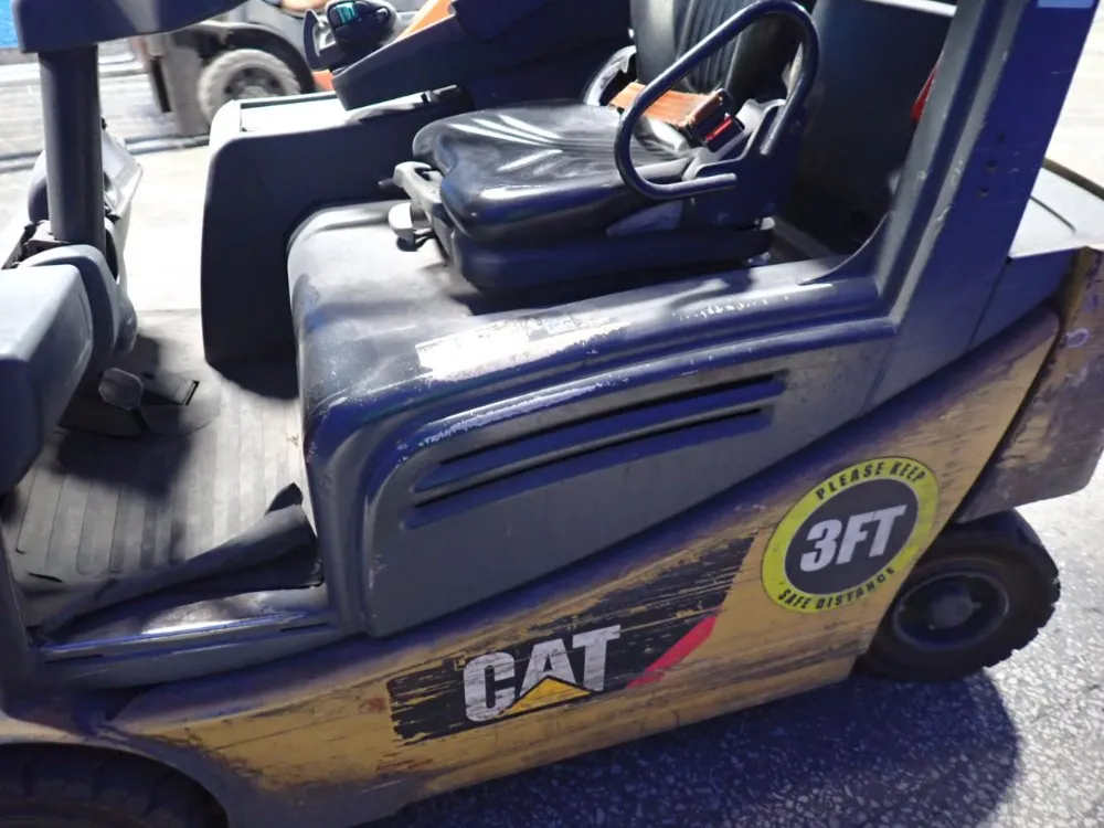 Cat 3940 Lbs Electric Forklift - 4000