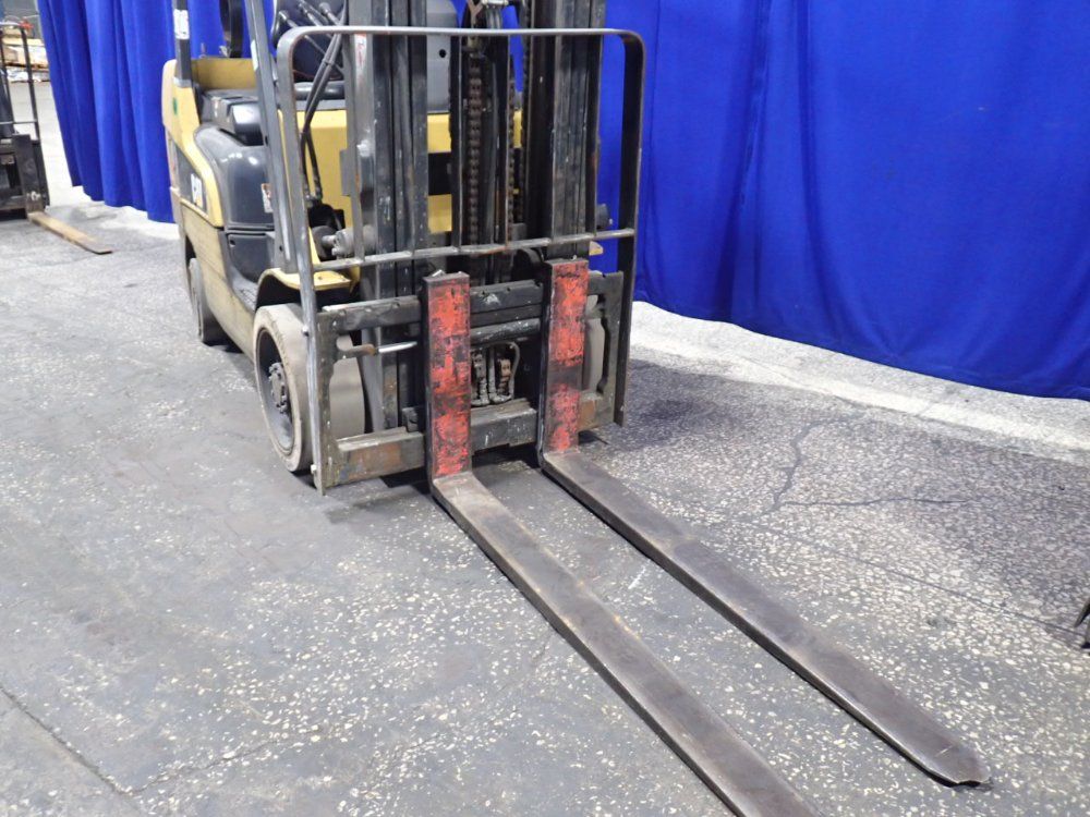 Cat 5750 Lbs Propane Forklift - 2c6000