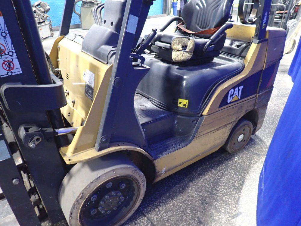 Cat 5750 Lbs Propane Forklift - 2c6000