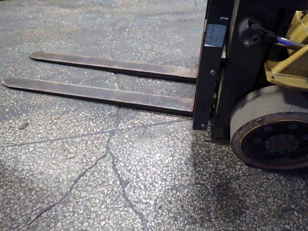 Cat 5750 Lbs Propane Forklift - 2c6000