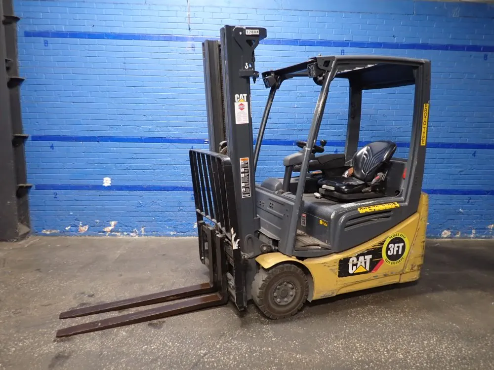 Caterpillar 3150 Lbs Electric Forklift - 2etc3000