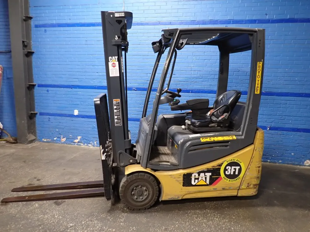 Caterpillar 3150 Lbs Electric Forklift - 2etc3000