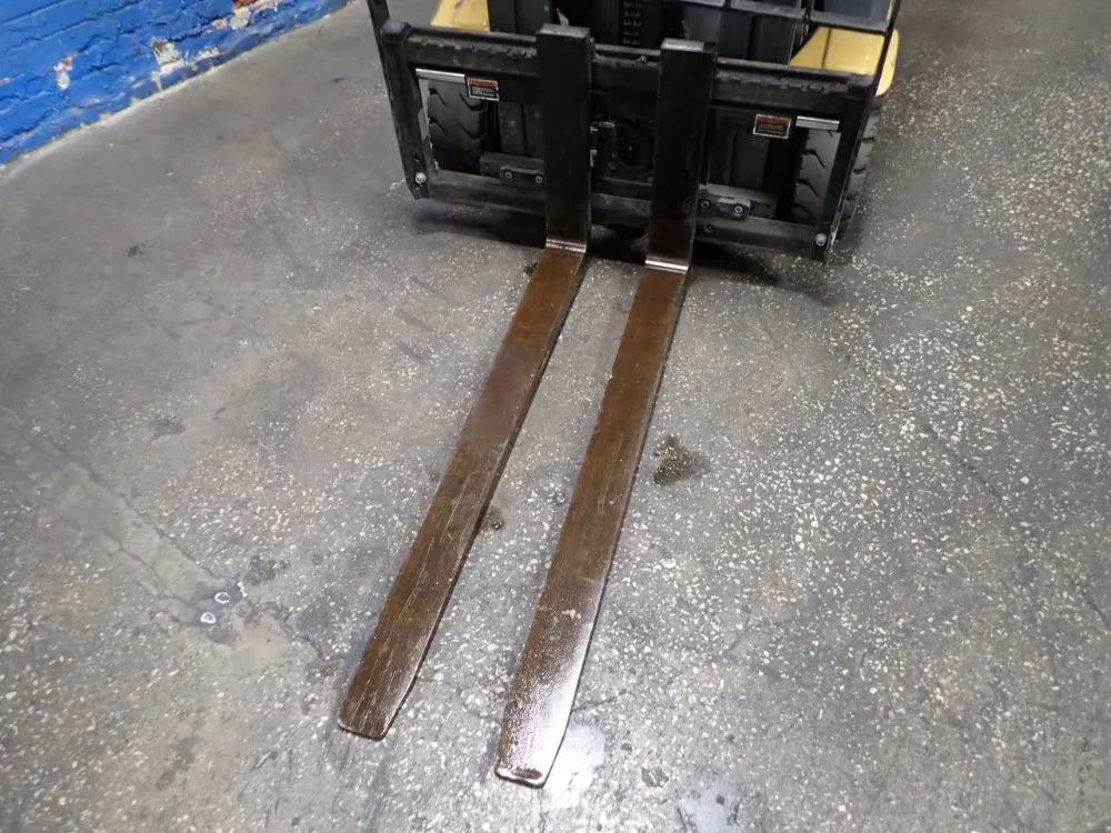 Caterpillar 3150 Lbs Electric Forklift - 2etc3000