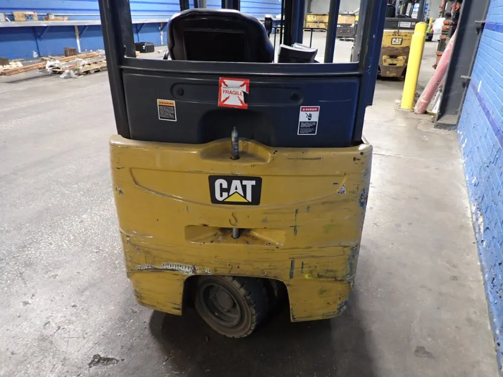 Caterpillar 3150 Lbs Electric Forklift - 2etc3000