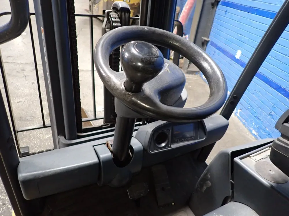 Caterpillar 3150 Lbs Electric Forklift - 2etc3000