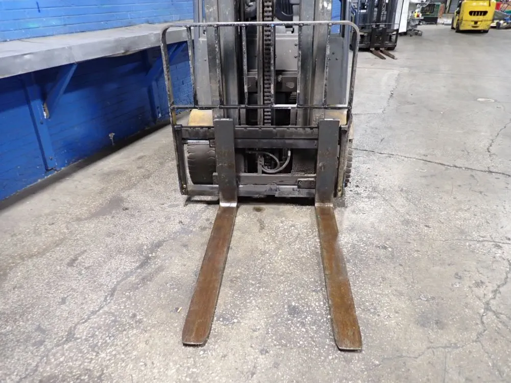 Caterpillar 5970 Lbs Electric Forklift - 2ep6000